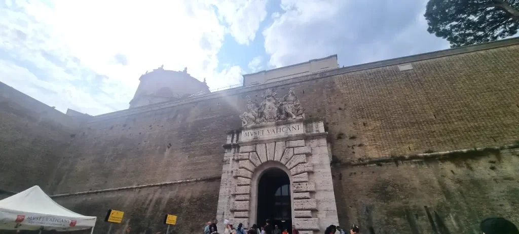 バチカン美術館入口