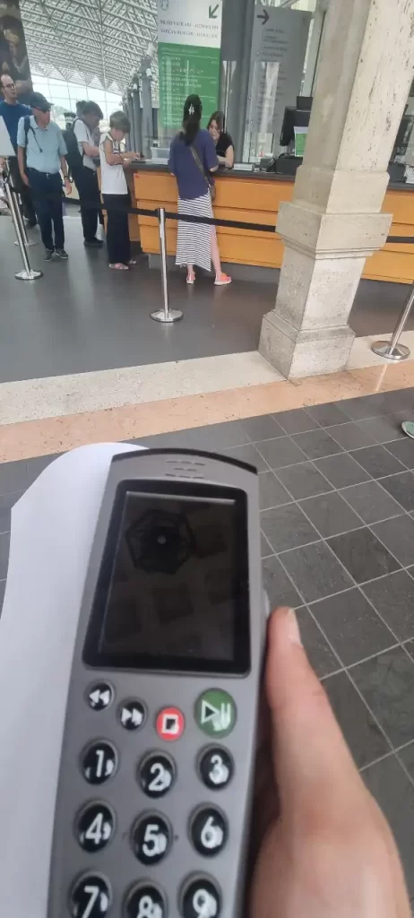 バチカン美術館の翻訳機