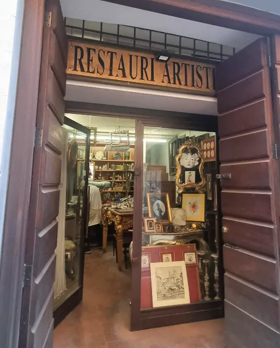 ローマの額屋さん