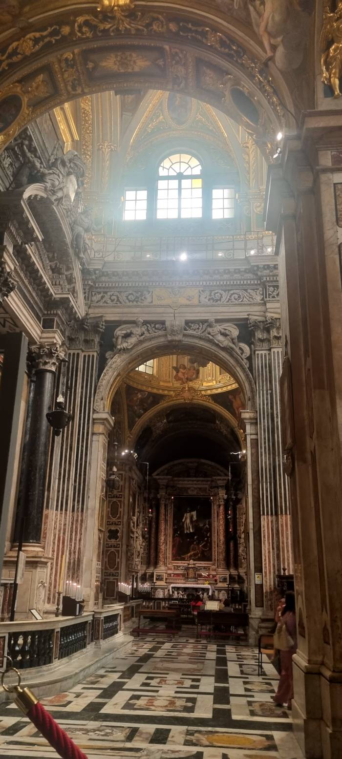 ジェズ教会（Chiesa del Gesù e dei Santi Ambrogio e Andrea）