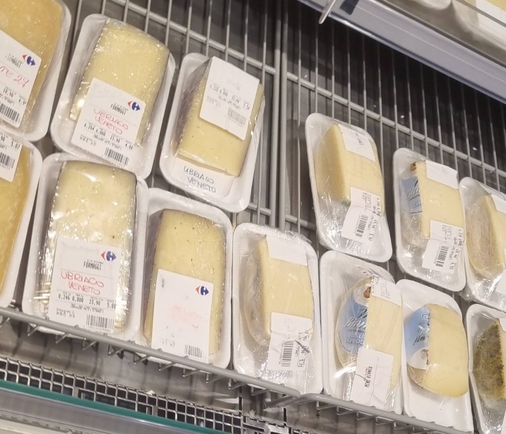 ジェノヴァのチーズの値段