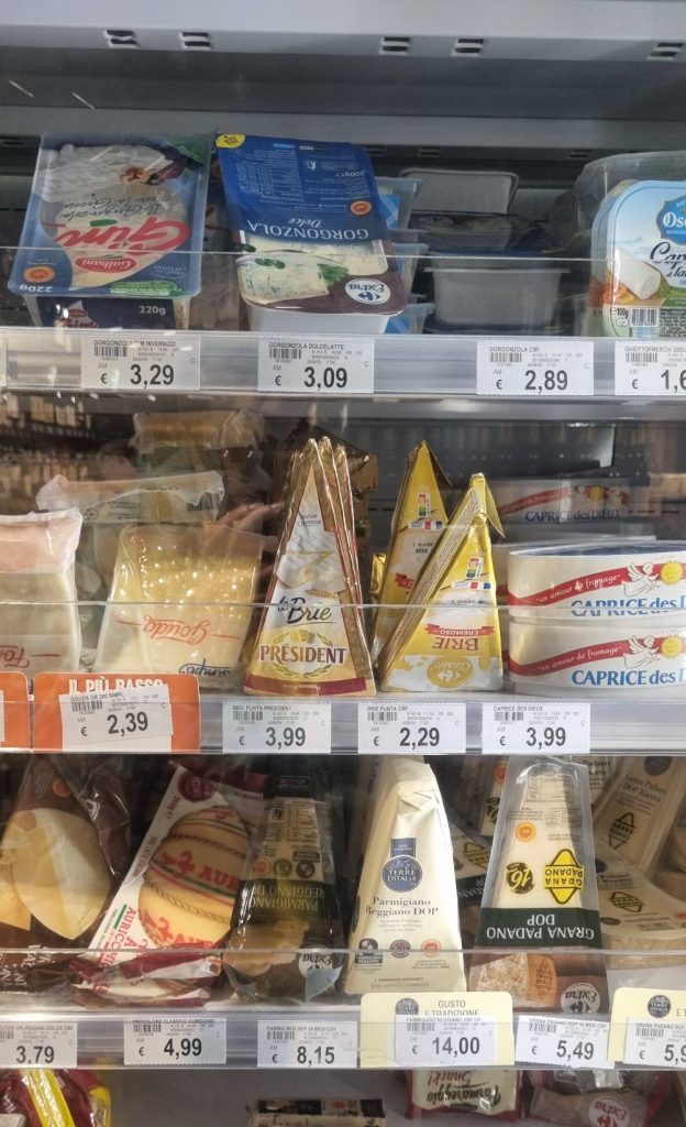ジェノヴァのチーズの値段