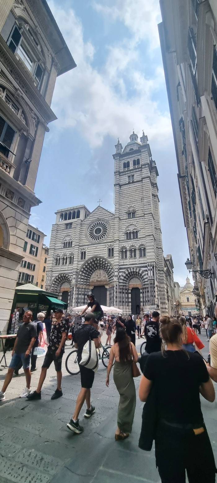 イタリアのジェノヴァのサン・ロレンツォ大聖堂（Cattedrale di San Lorenzo ）